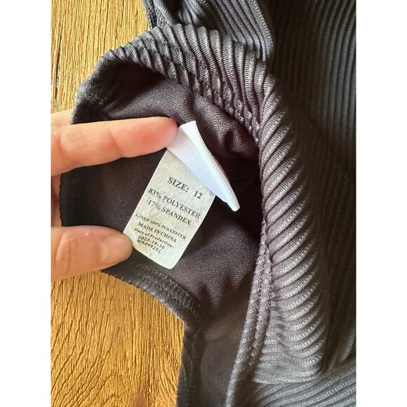 Kami Black One-Piece Swimsuit Size XSmall - Picture 4 of 6